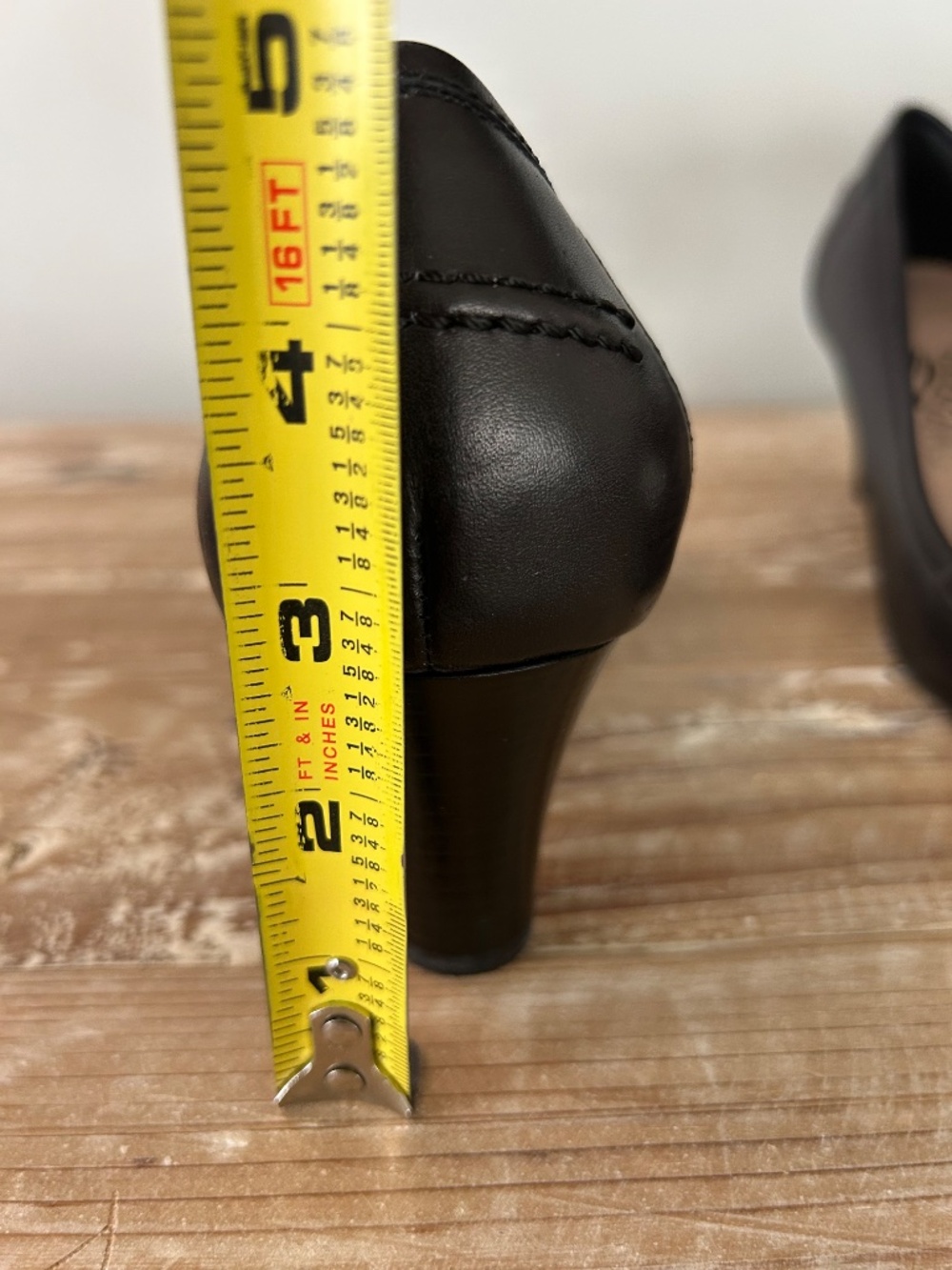 Salvatore Ferragamo Black Leather Engraved Logo Penny Loafer Heel Pump Sz 9.5 D - Picture 8 of 11